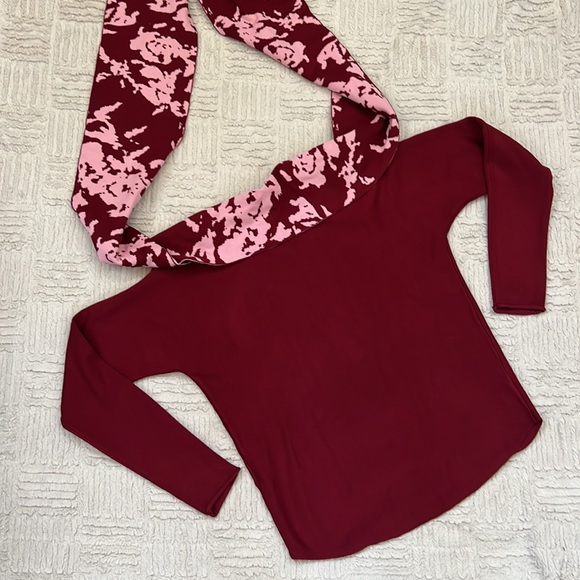 Cynthia Rowley sweater with removable scarf, new with tags, Size Small - Picture 6 of 16